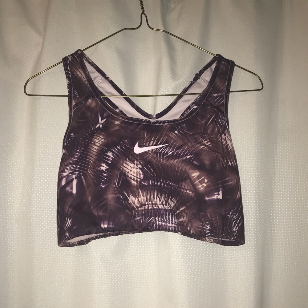 Women’s Nike sports bra (SOLD) ❗️
